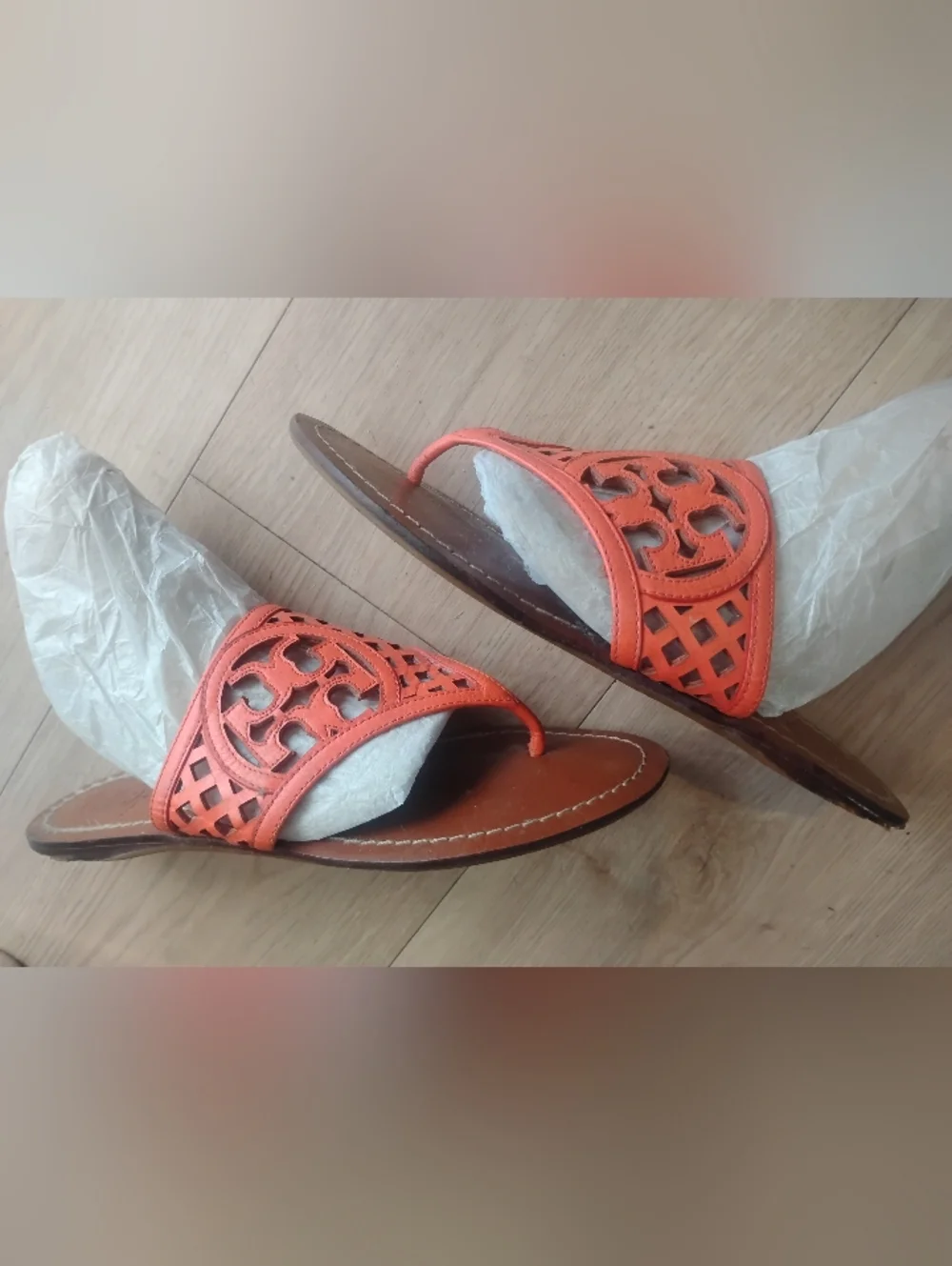 Tory Burch Orange Leather Cutout Thong Sandals 6.5 - Picture 3 of 8